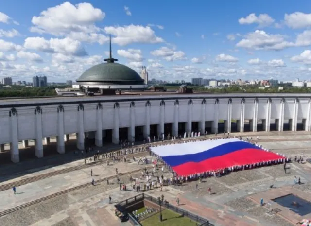 Площадка боевой техники Музея Победы